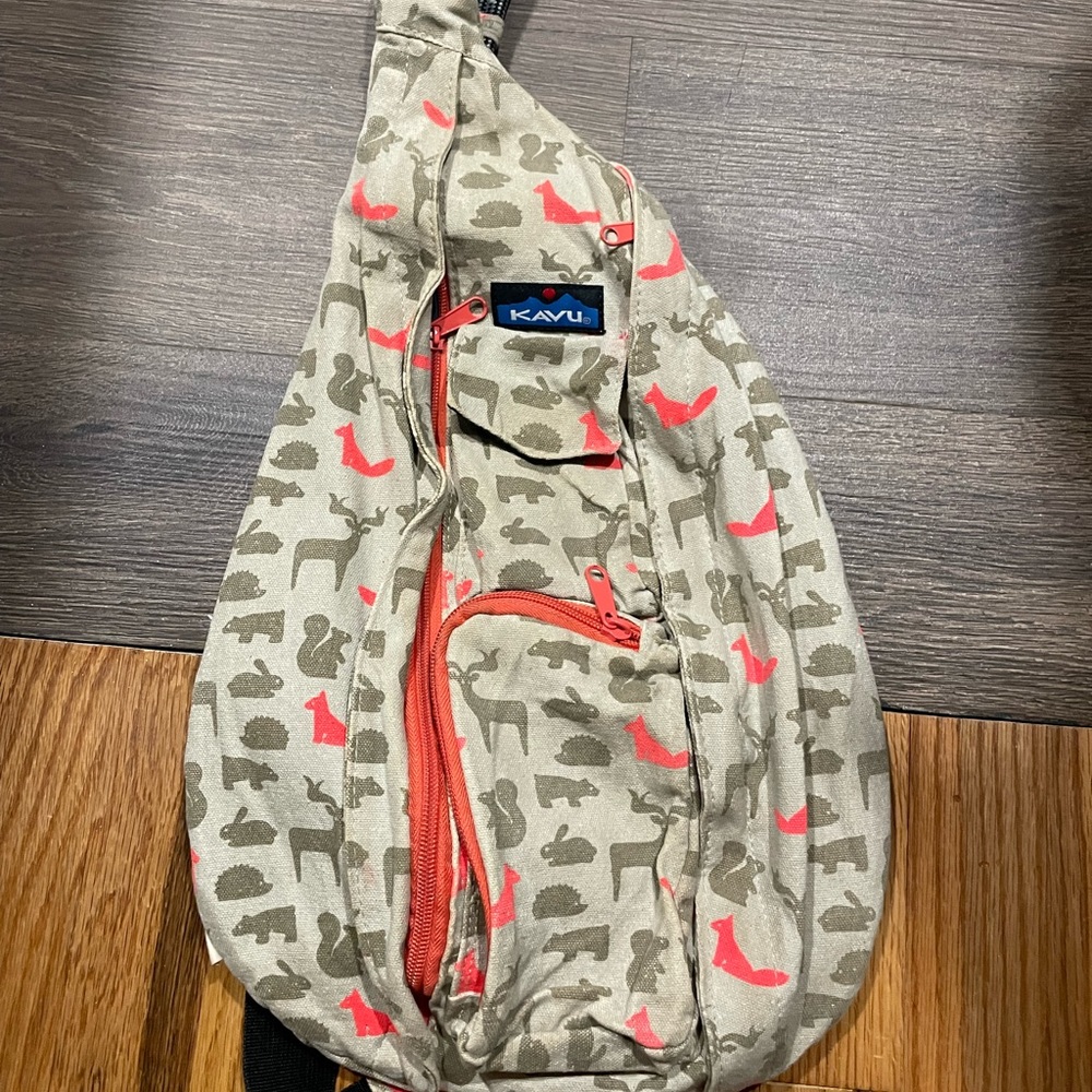 Women’s Kavu sling rope bag